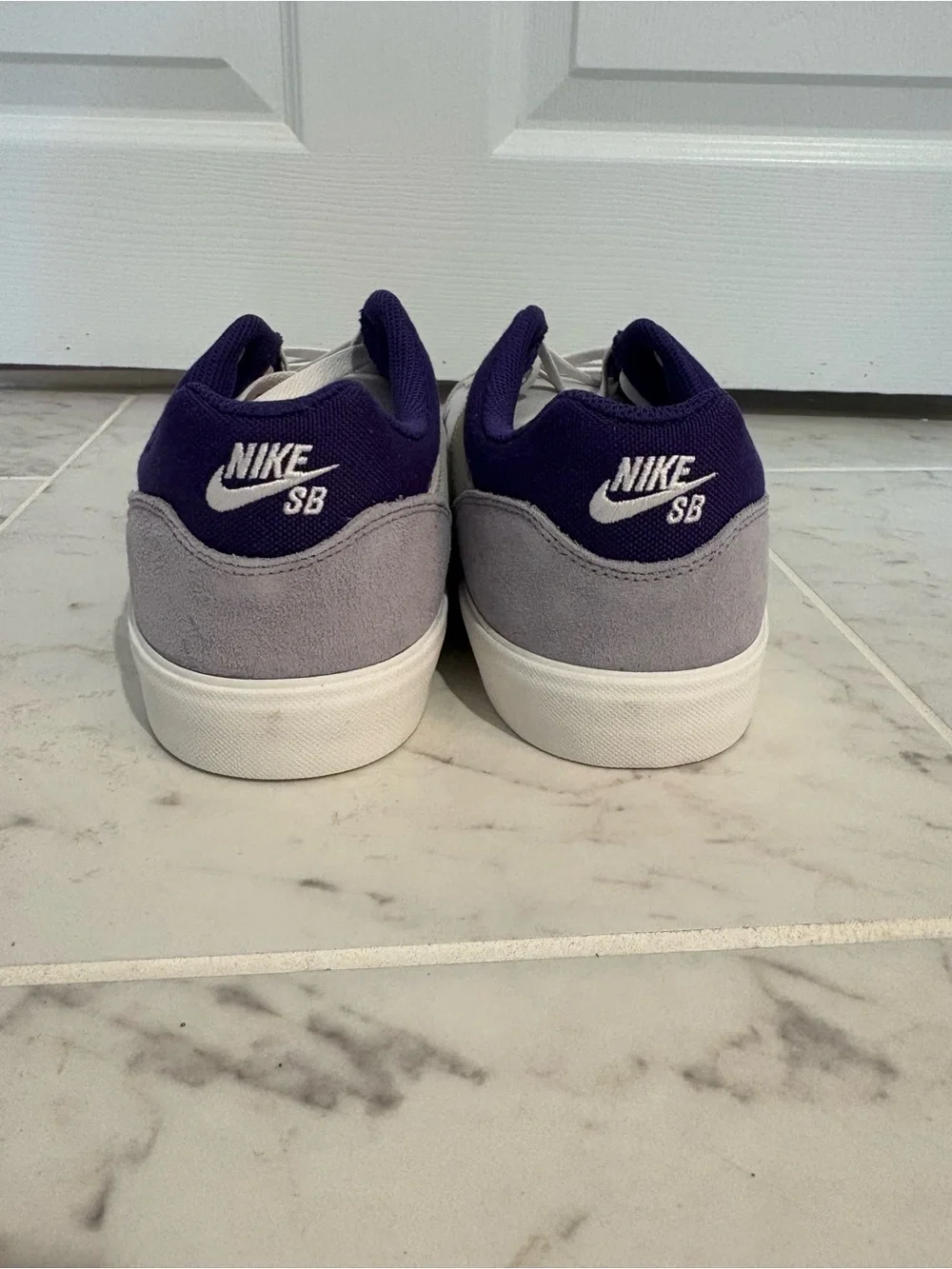 NIB Nike Men’s SB Malor Platinum Tint Wolf Grey Summit White Court Purple